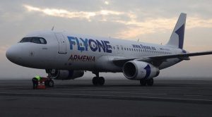 самолет FlyOne Armenia